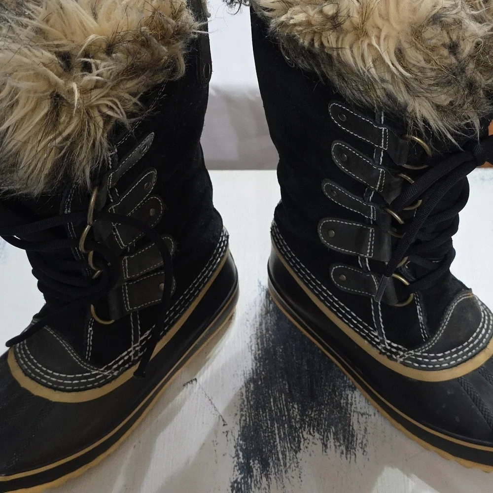 Sorel Women's Winter Boots Black Faux Fur Laces Waterproof Sz 9 GUC **READ**